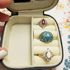 3 vintage 925 Silver Accents rings w/case